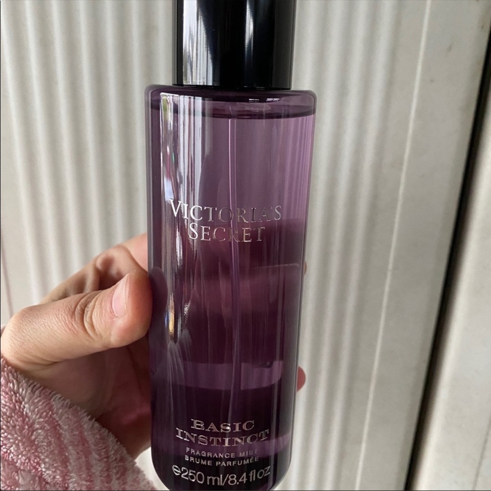 Victoria’s Secret Basic Instinct Mist 8.4oz